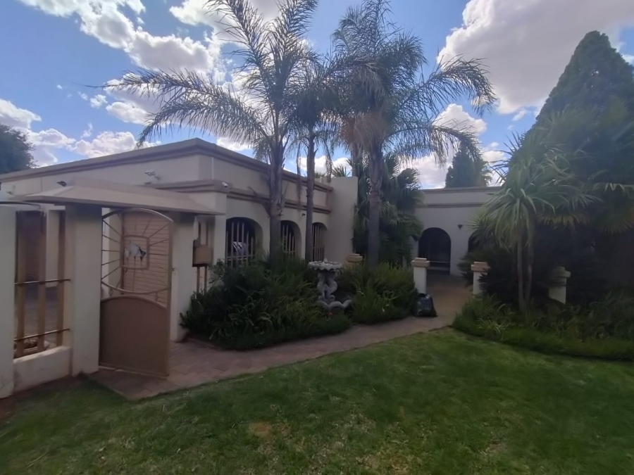 4 Bedroom Property for Sale in La Hoff North West
